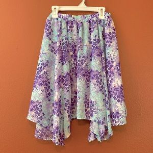 Too cute! Girls Flower Print Skirt.